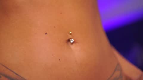 Snapshot of raquellevon chatting on 02/08/25, 10:51 Raquelle online show from 02/08/25, 10:51