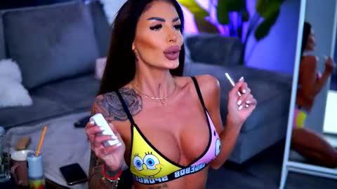 Snapshot of raquellevon chatting on 10/30/25, 09:55 Raquelle online show from 10/30/25, 09:55