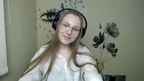 Snapshot of raspberry0101 chatting on 12/06/24, 07:45 raspberry0101 online show from 12/06/24, 07:45