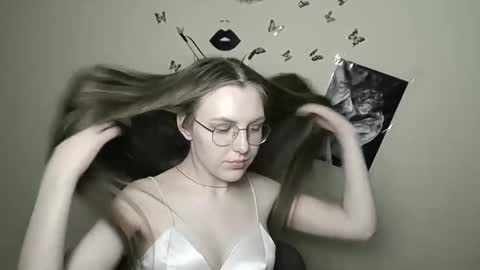 Snapshot of raspberry0101 chatting on 01/29/25, 01:48 raspberry0101 online show from 01/29/25, 01:48