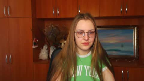 Snapshot of raspberry0101 chatting on 02/25/25, 01:28 raspberry0101 online show from 02/25/25, 01:28