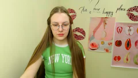 Snapshot of raspberry0101 chatting on 03/11/25, 01:23 raspberry0101 online show from 03/11/25, 01:23