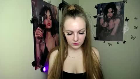 Snapshot of raspberry0101 chatting on 09/19/25, 12:28 raspberry0101 online show from 09/19/25, 12:28