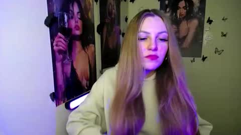 Snapshot of raspberry0101 chatting on 09/29/25, 01:27 raspberry0101 online show from 09/29/25, 01:27