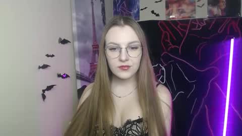 Snapshot of raspberry0101 chatting on 11/13/25, 02:16 raspberry0101 online show from 11/13/25, 02:16