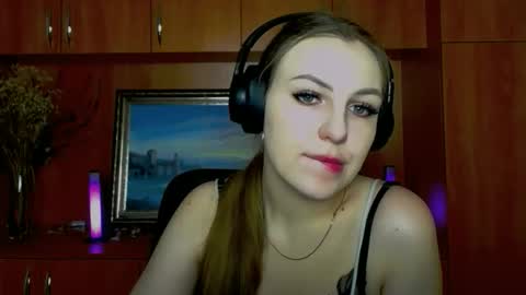 Snapshot of raspberry0101 chatting on 12/02/25, 07:57 raspberry0101 online show from 12/02/25, 07:57