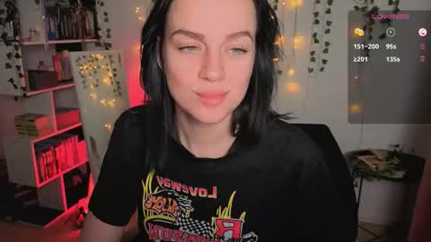 Snapshot of raspberry__girl chatting on 10/27/25, 10:03 Rita My schedule for this week Thursday-Monday online show from 10/27/25, 10:03