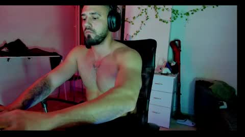 RaulMaxel online show from 04/28/26, 01:04