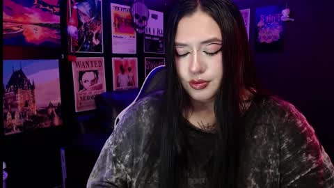 Snapshot of raven_darkk chatting on 01/15/26, 07:39 Raven online show from 01/15/26, 07:39