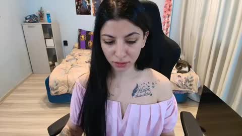 raven_haired_goddess online show from 04/16/26, 06:03