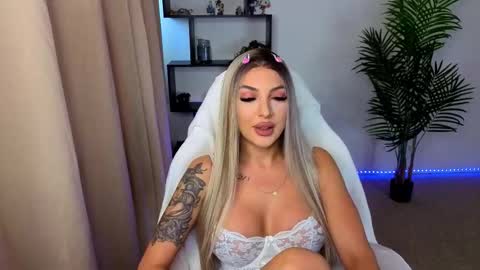 raven_inkk online show from 11/27/25, 10:28