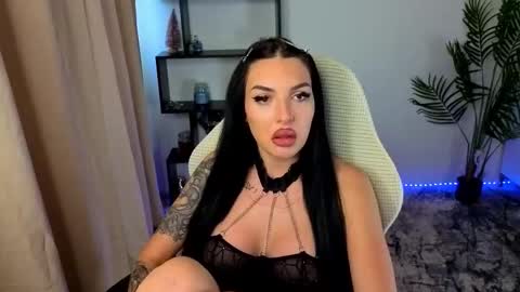 raven_inkk online show from 02/02/26, 10:47