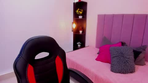 raven_loove online show from 04/13/26, 07:30