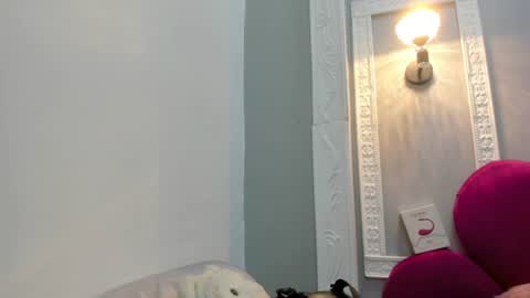 Snapshot of raven_loove chatting on 06/19/26, 12:31 raven_loove online show from 06/19/26, 12:31