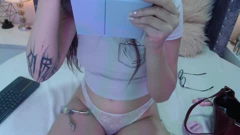 raven_love_ online show from 09/22/25, 07:38