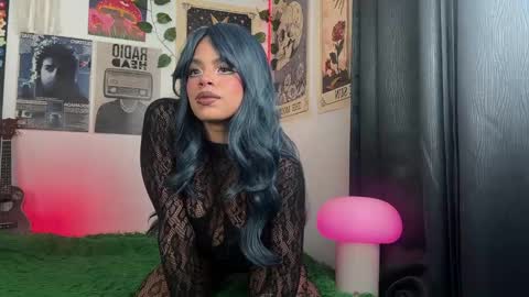 Snapshot of raven_luv chatting on 10/17/25, 01:53 raven online show from 10/17/25, 01:53