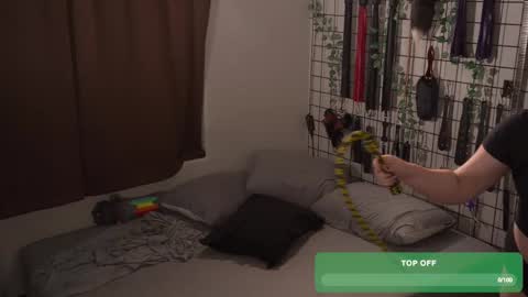 Snapshot of raven_risque chatting on 12/08/24, 01:35 Raven online show from 12/08/24, 01:35