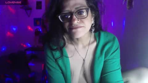 Snapshot of ravenandsin chatting on 12/08/24, 11:51 Raven online show from 12/08/24, 11:51