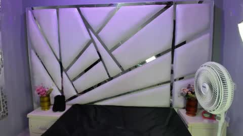 Snapshot of ravenceleste_ chatting on 09/17/25, 02:46 Raven Celeste online show from 09/17/25, 02:46