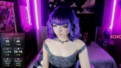 ravencollen online show from 04/15/26, 08:31