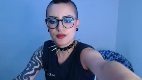 ravendarkness_ online show from 04/09/26, 12:54