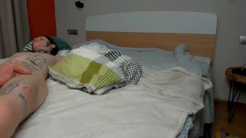 Raveneusbiter online show from 12/15/25, 07:18