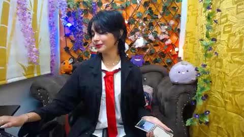 Snapshot of ravenn_20 chatting on 01/23/25, 11:26 RavenN online show from 01/23/25, 11:26