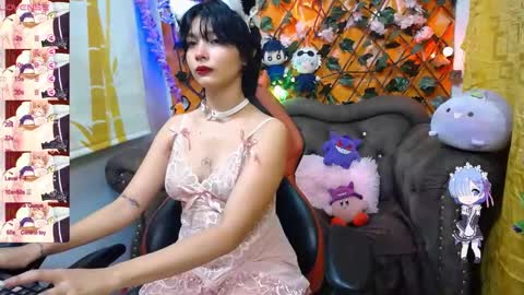 Snapshot of ravenn_20 chatting on 02/04/25, 11:27 RavenN online show from 02/04/25, 11:27