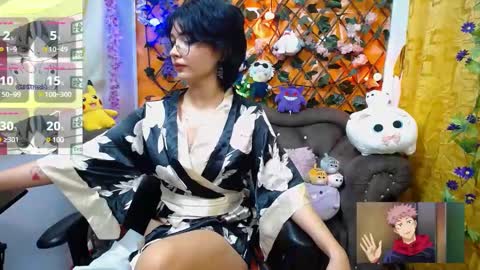 Snapshot of ravenn_20 chatting on 02/18/25, 11:55 RavenN online show from 02/18/25, 11:55