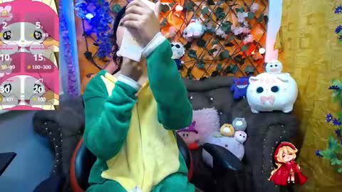 Snapshot of ravenn_20 chatting on 02/25/25, 11:41 RavenN online show from 02/25/25, 11:41