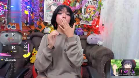 Snapshot of ravenn_20 chatting on 10/23/25, 11:31 RavenN online show from 10/23/25, 11:31