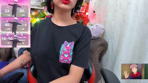 Snapshot of ravenn_20 chatting on 11/11/25, 11:32 RavenN online show from 11/11/25, 11:32