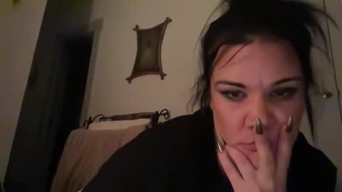 Snapshot of ravenrayyy chatting on 04/04/26, 06:22 Raven Ray online show from 04/04/26, 06:22