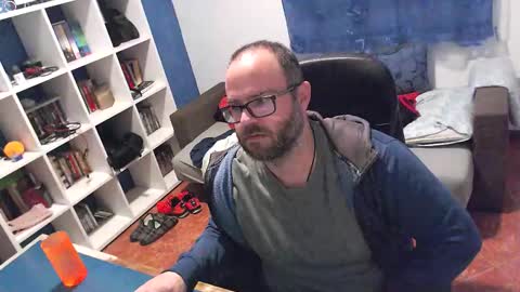 ravingr3d3 online show from 11/26/25, 11:39