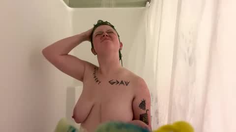 Snapshot of ravyn_xoxo chatting on 12/27/24, 02:47 Ravynn 3 online show from 12/27/24, 02:47