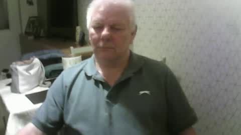 Snapshot of ray47 chatting on 10/01/25, 10:27 ray47 online show from 10/01/25, 10:27