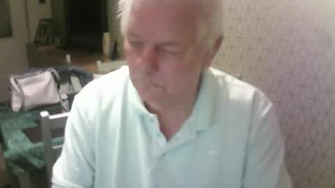 Snapshot of ray47 chatting on 10/17/25, 10:12 ray47 online show from 10/17/25, 10:12