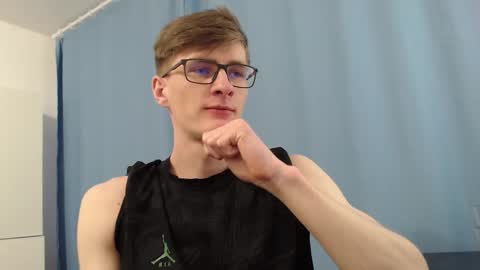 Snapshot of ray_booy chatting on 09/29/25, 02:11 Ray Booy online show from 09/29/25, 02:11