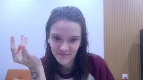 Snapshot of ray_lol chatting on 12/03/25, 12:29 Ray-Ray online show from 12/03/25, 12:29