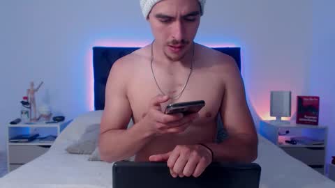 Snapshot of ray_weed chatting on 01/11/26, 01:21 Ray online show from 01/11/26, 01:21