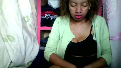 Snapshot of rayana_69 chatting on 05/11/26, 03:01 rayana_69 online show from 05/11/26, 03:01