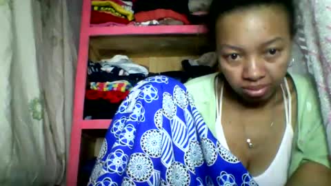 Snapshot of rayana_69 chatting on 06/12/26, 04:11 rayana_69 online show from 06/12/26, 04:11