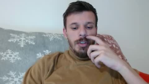 Snapshot of rayann27 chatting on 12/22/25, 10:18 rayan online show from 12/22/25, 10:18