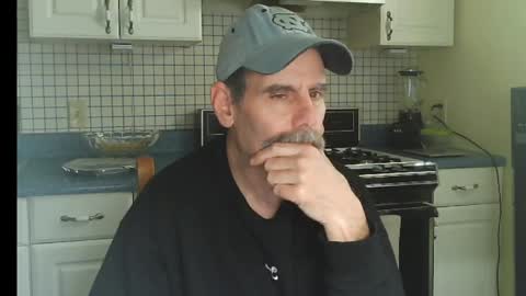 Snapshot of raylene4u2 chatting on 05/24/26, 08:14 Ray online show from 05/24/26, 08:14