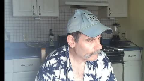 Snapshot of raylene4u2 chatting on 06/05/26, 09:26 Ray online show from 06/05/26, 09:26