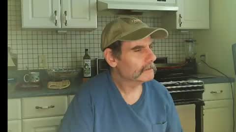 Snapshot of raylene4u2 chatting on 06/27/26, 06:46 Ray online show from 06/27/26, 06:46