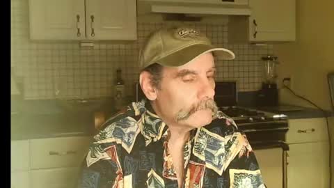 Snapshot of raylene4u2 chatting on 07/06/26, 05:59 Ray online show from 07/06/26, 05:59