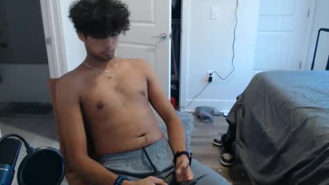 Snapshot of raymondg8596 chatting on 10/02/25, 06:48 raymondg8596 online show from 10/02/25, 06:48