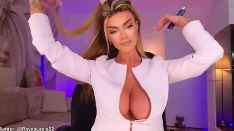 raysalexis19 online show from 02/11/26, 02:00