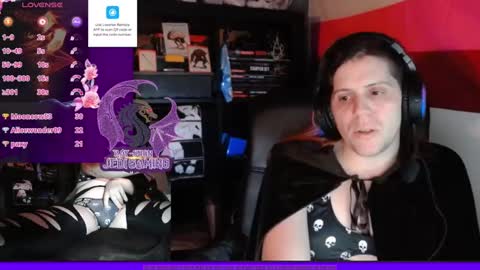 Snapshot of raysuon chatting on 01/05/25, 10:32 Rae-Suon online show from 01/05/25, 10:32